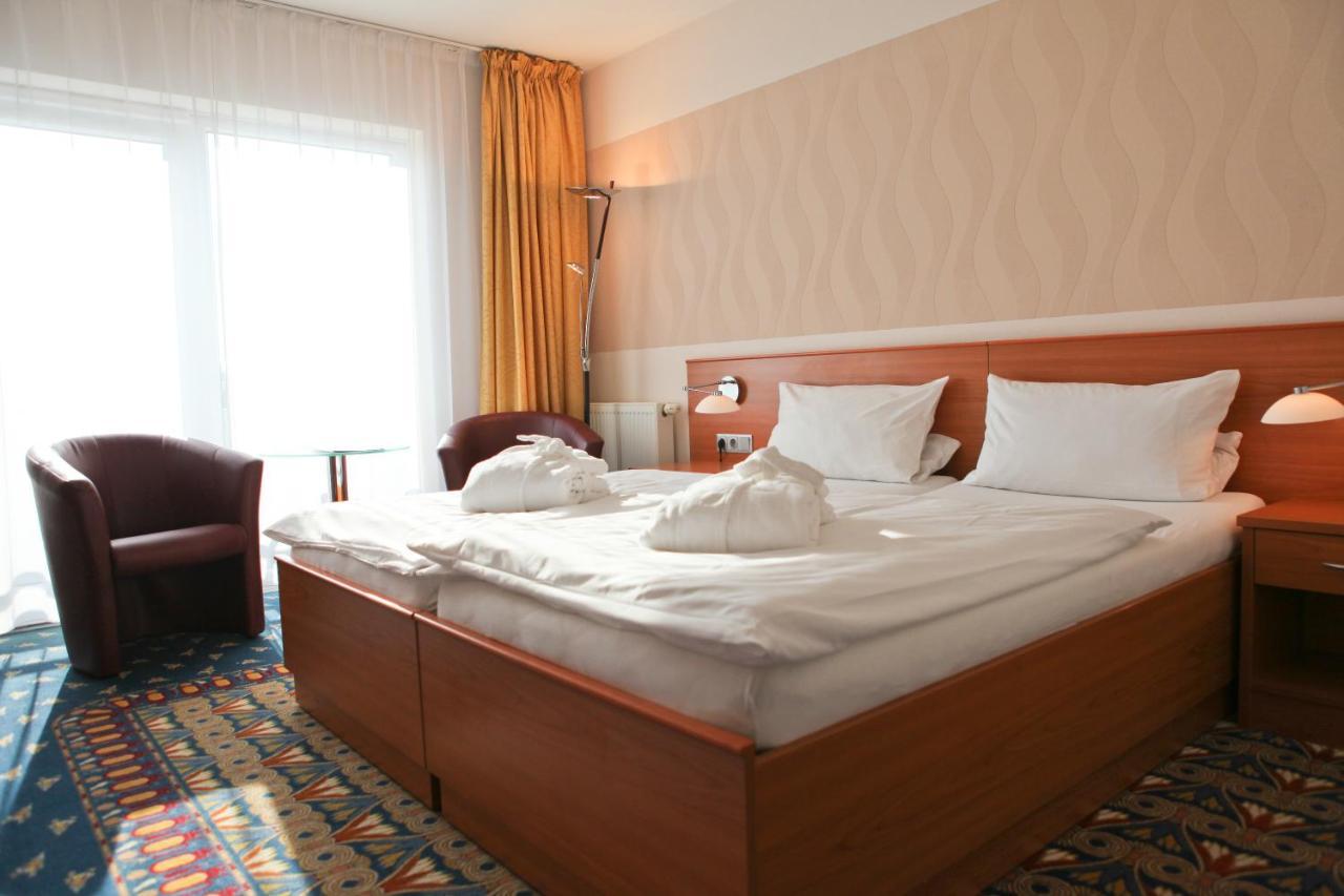 Kurhotel Pyramide Бад Виндсхайм Екстериор снимка