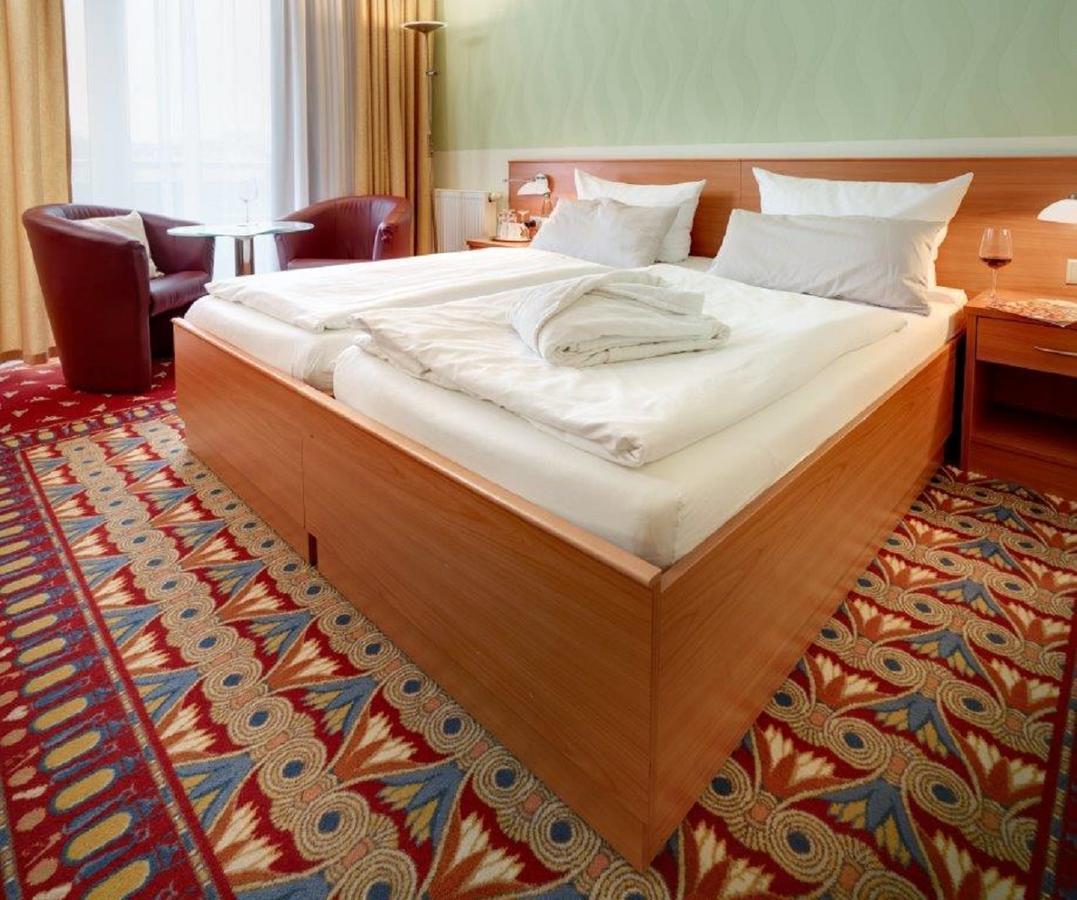 Kurhotel Pyramide Бад Виндсхайм Екстериор снимка