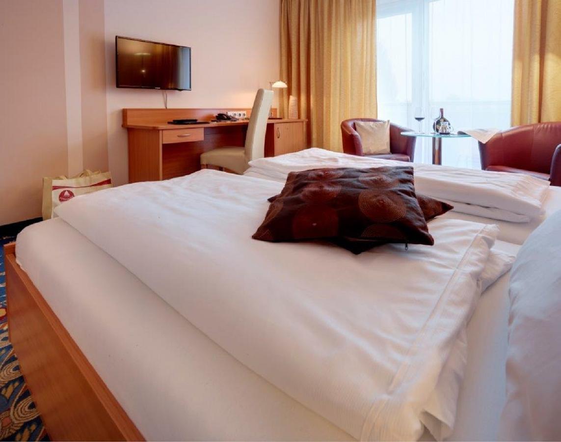 Kurhotel Pyramide Бад Виндсхайм Екстериор снимка